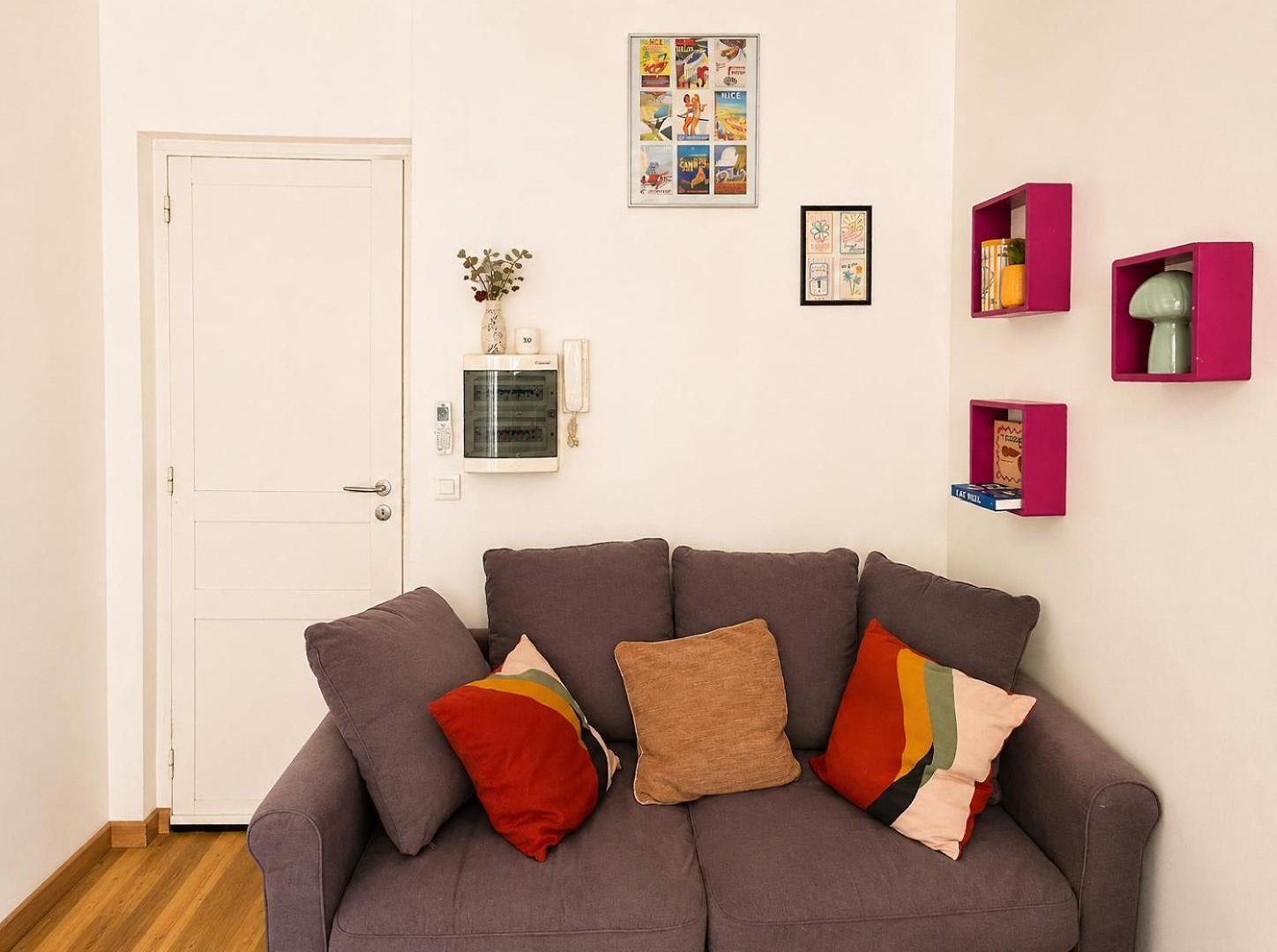 Studio, Downtown, Train Station, Wifi, Air Conditioning Apartment