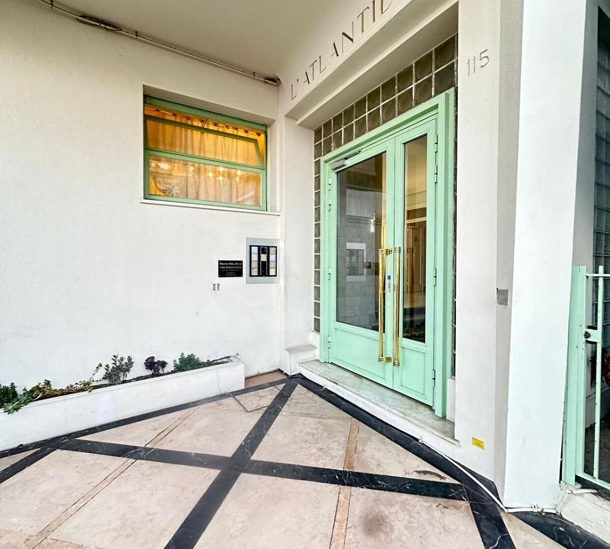 Apartment Garden House On The Promenade - Sea View Nice
