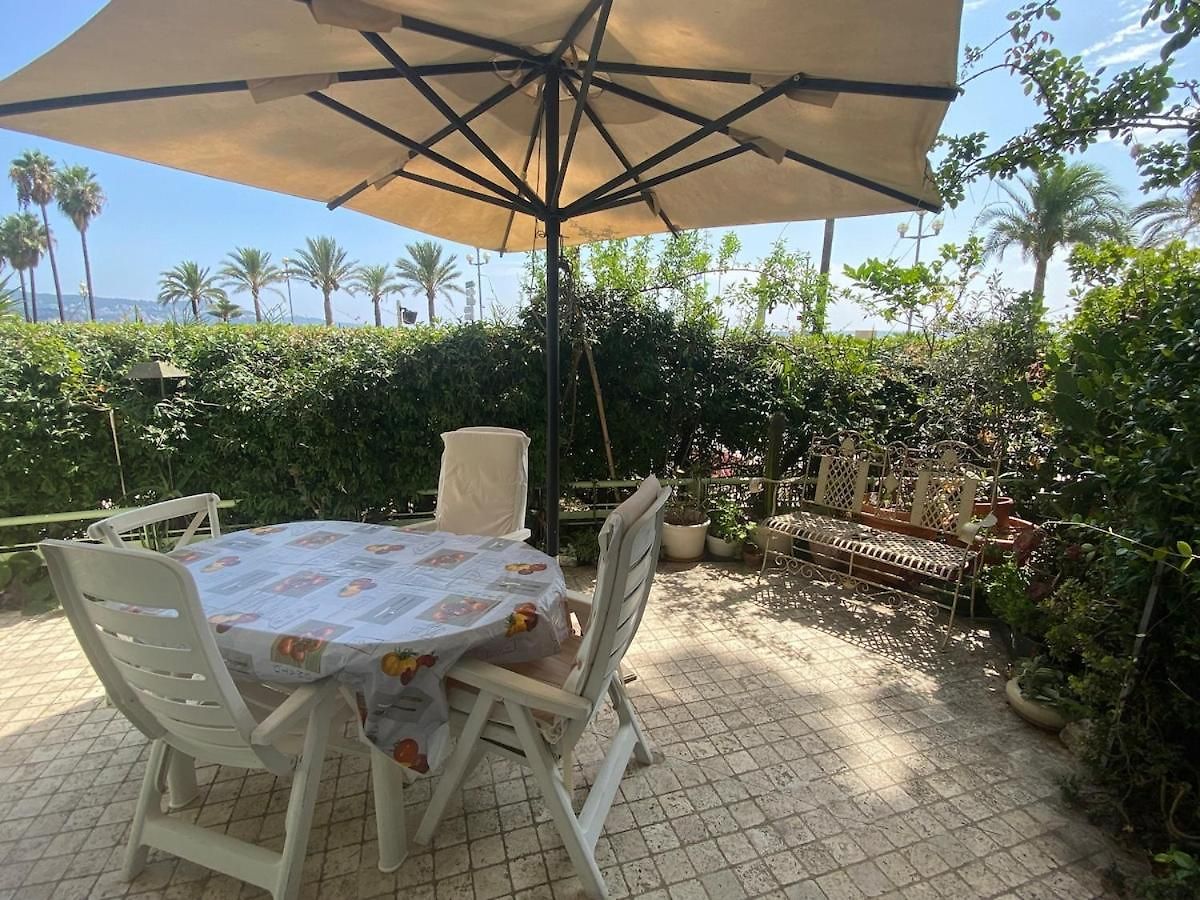 Garden House On The Promenade - Sea View Apartment *
