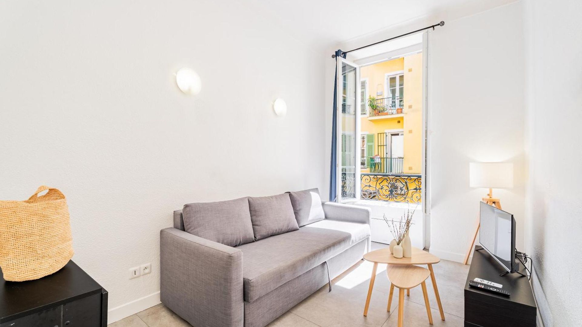 Location , Port Of Nice, Charming Flat #2 Nice
