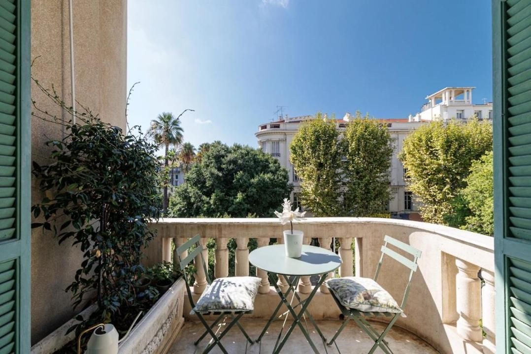 Apartment Apparemment Au Centre De Nice