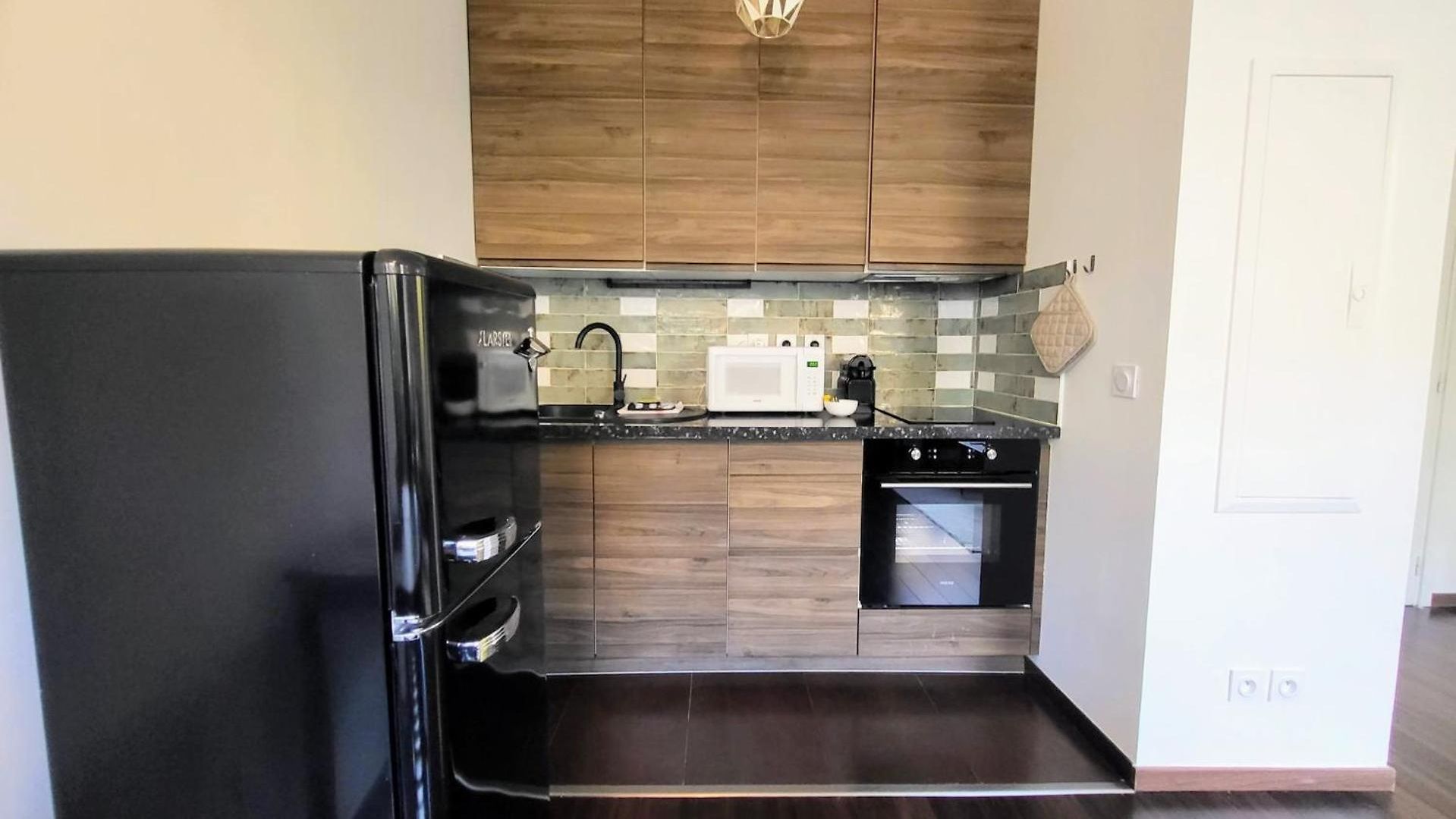 Wehost Clemenceau Sunny Palace 4 Pers 1 Bedroom Apartment