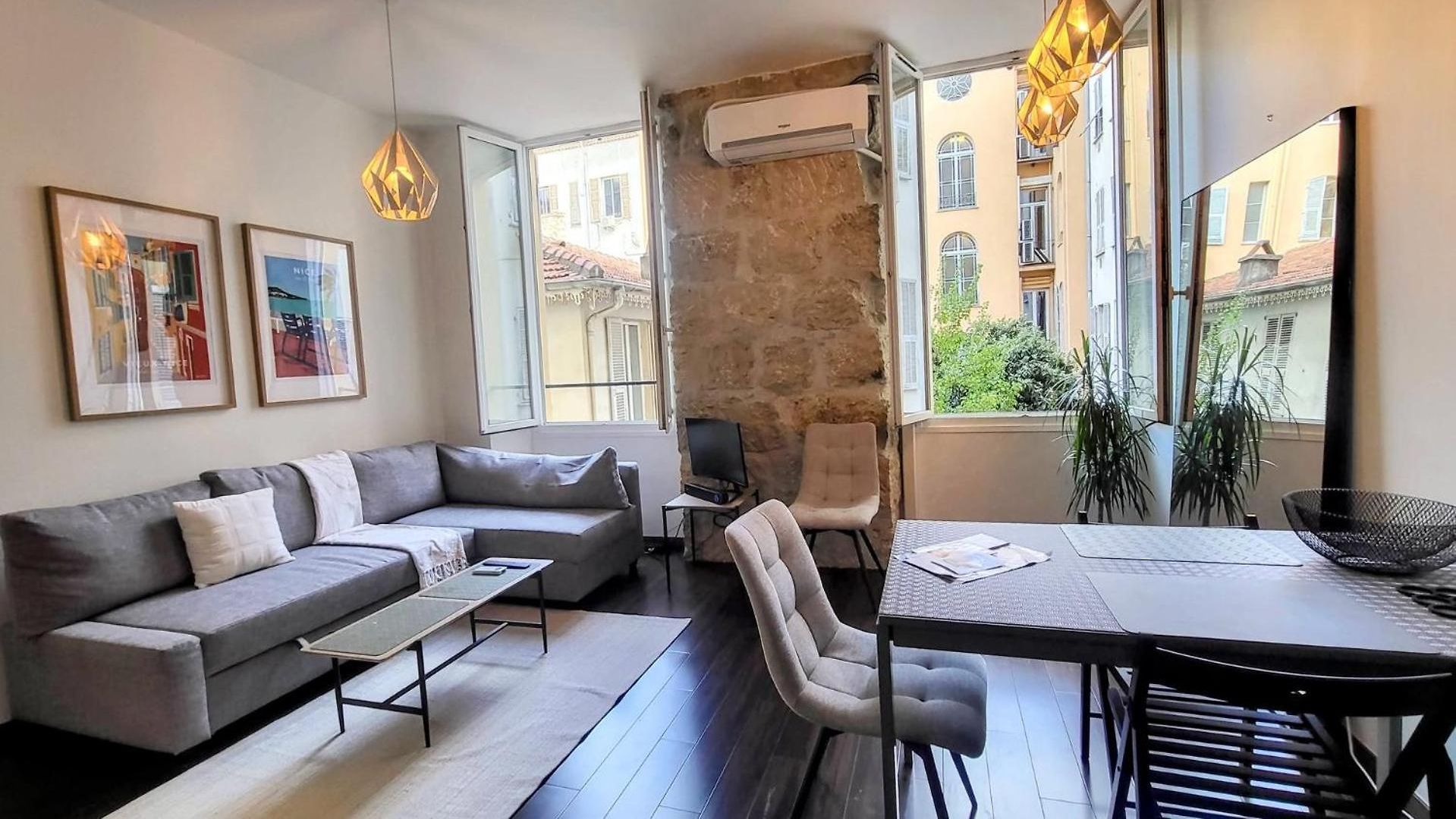 Wehost Clemenceau Sunny Palace 4 Pers 1 Bedroom Apartment