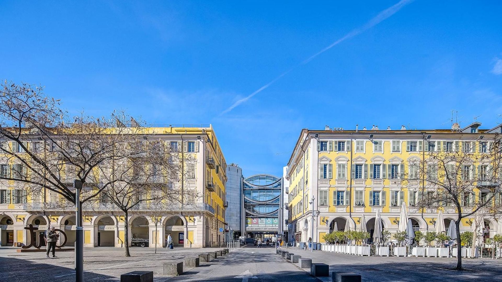 Chic Industrial Loft Quiet Garibaldi Ac Balcony Apartment Nice