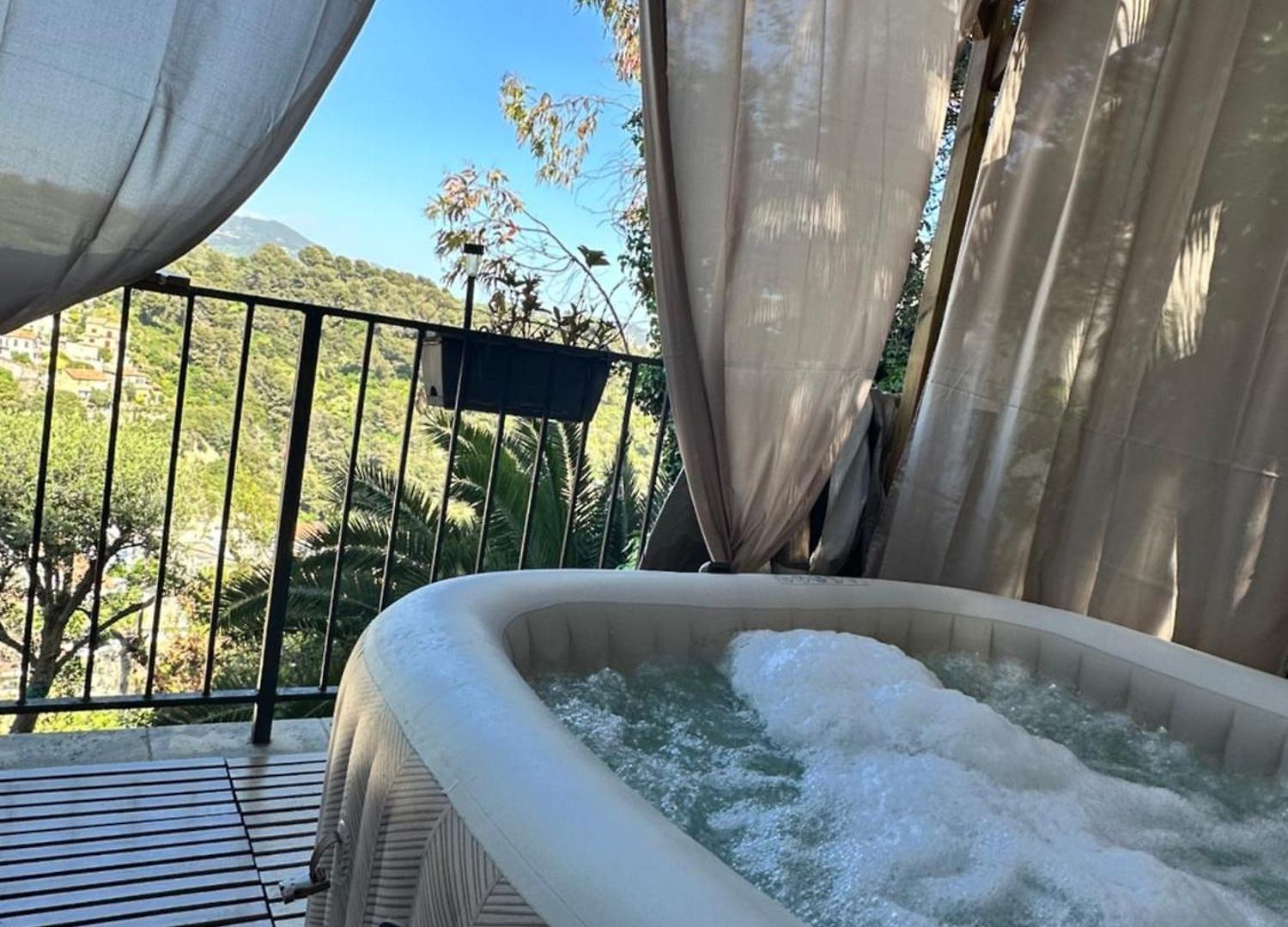 Apartment Romantique Avec Jacuzzi Prive - Apercu - Terrasse - Parking Gratuit Nice