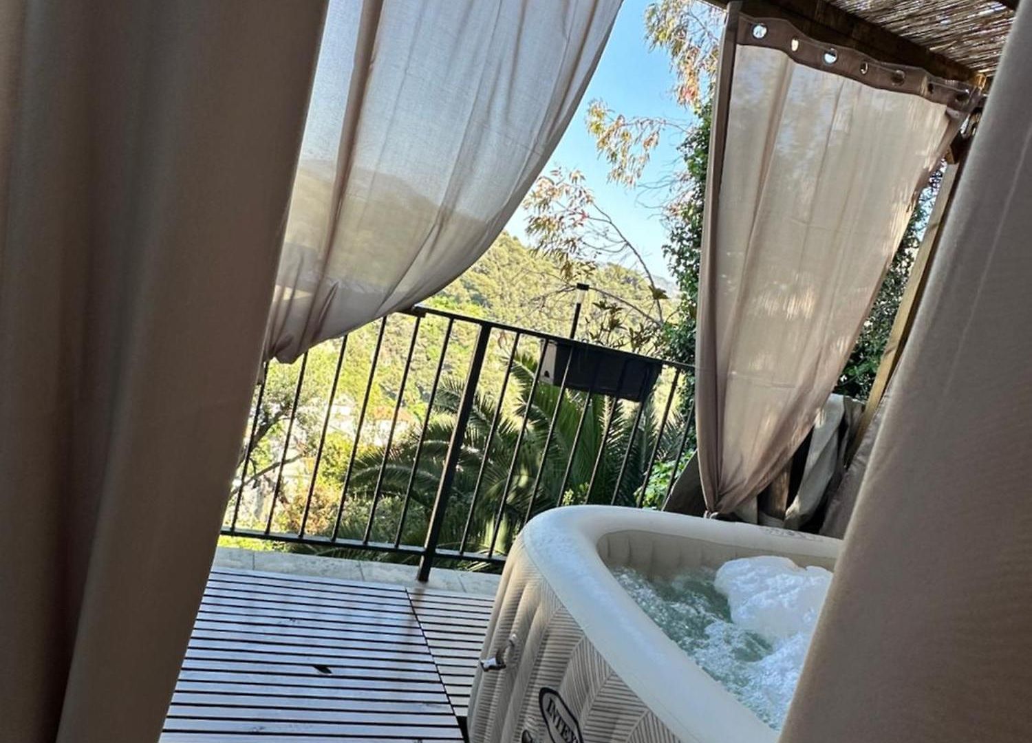 Apartment Romantique Avec Jacuzzi Prive - Apercu - Terrasse - Parking Gratuit *