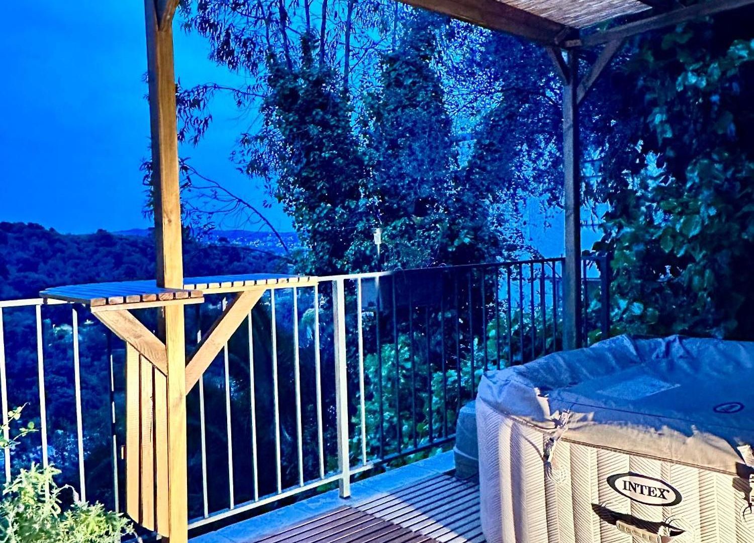 Romantique Avec Jacuzzi Prive - Apercu - Terrasse - Parking Gratuit Nice
