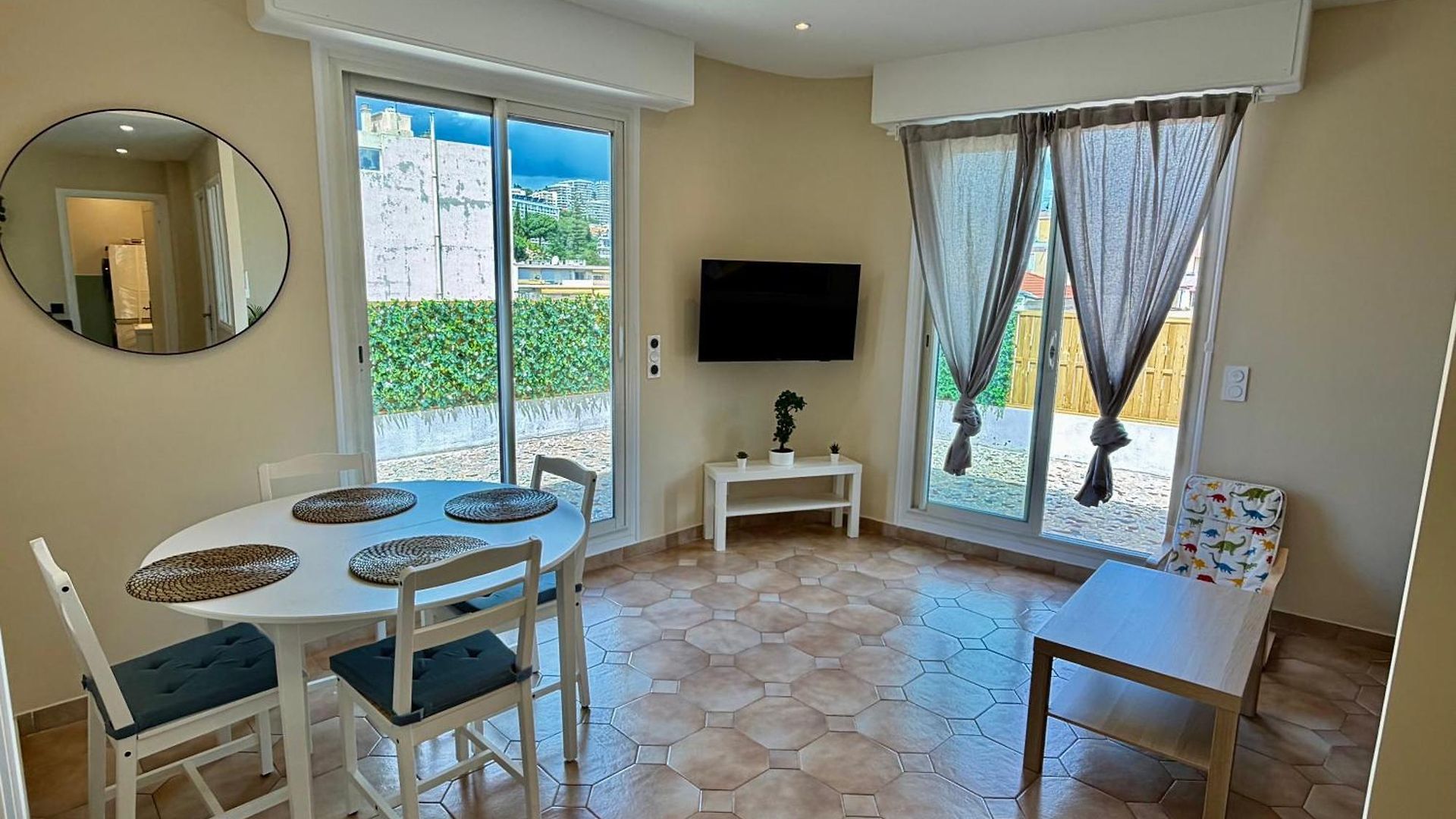 Promenade Des Californie Ac Apartment