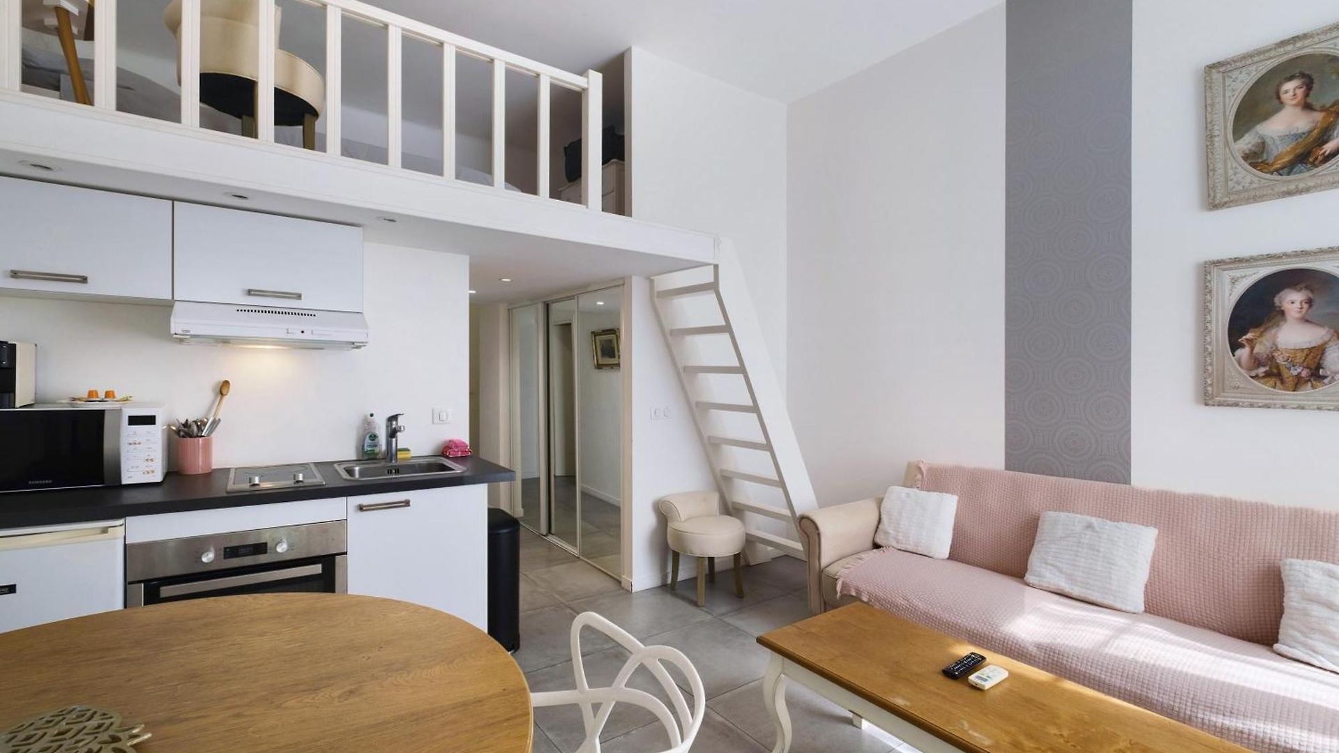 Trianon Apartment *