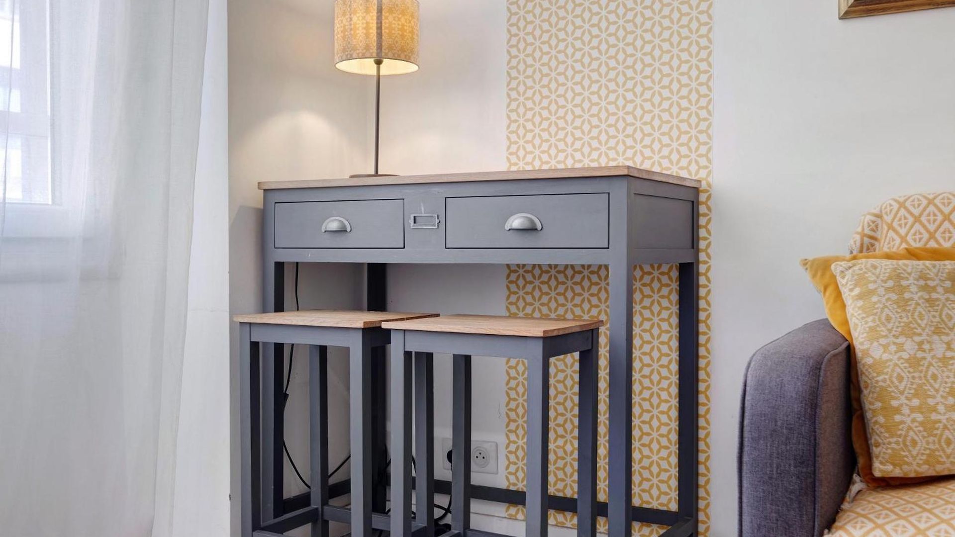 Vintage Apartment