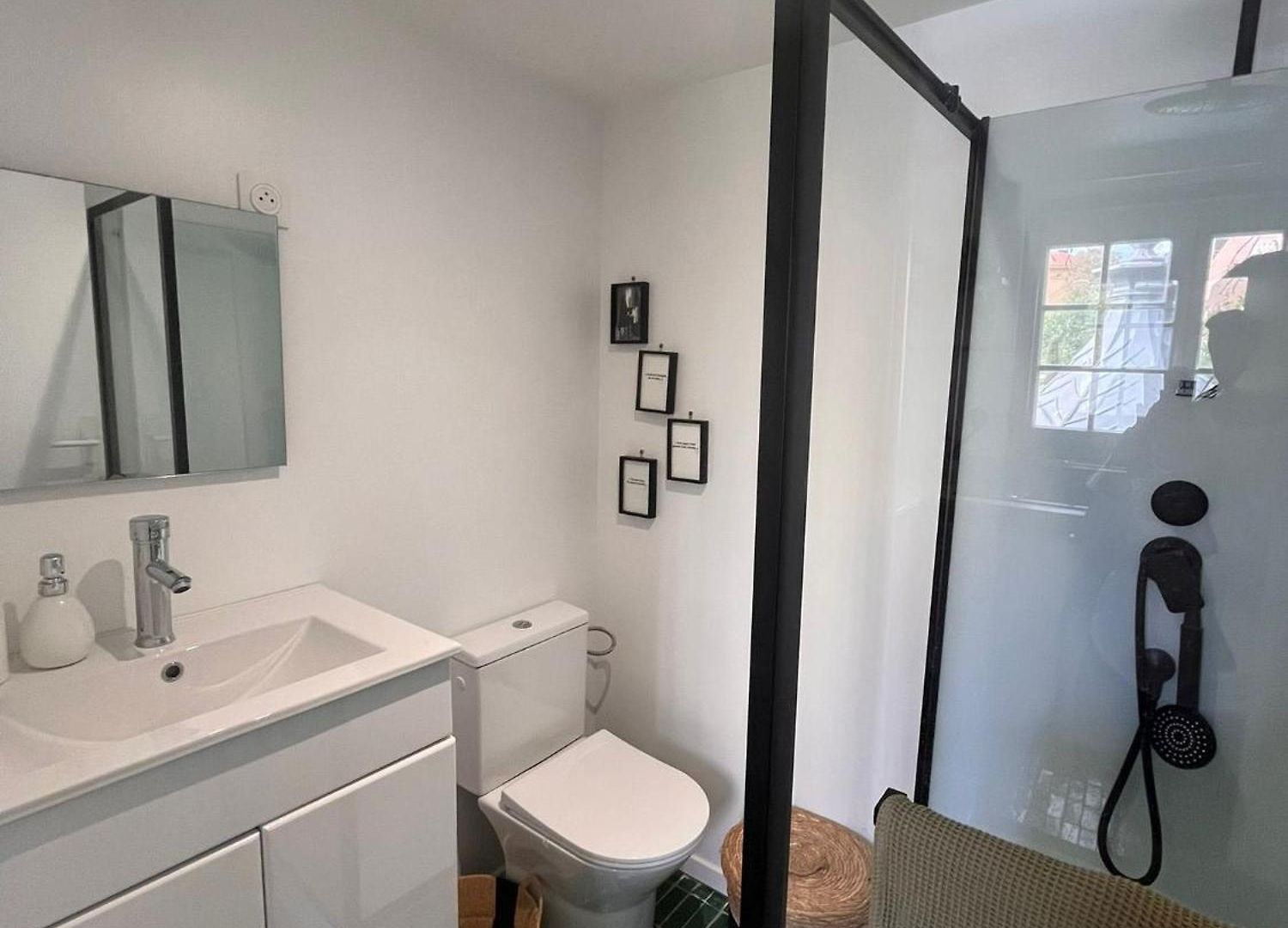 Maisonnette De Charme Independante Dans Propriete Prive & Jardin A Cimiez Guest house