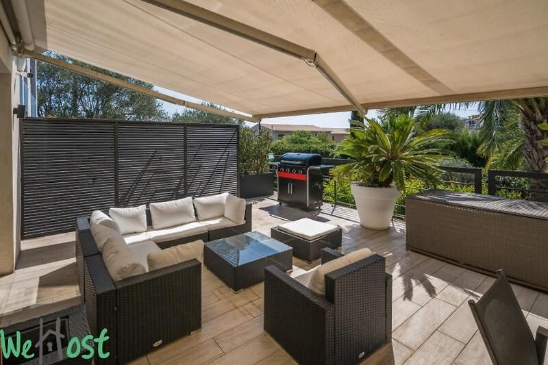 3 Bedrooms With Private Garden And Pool