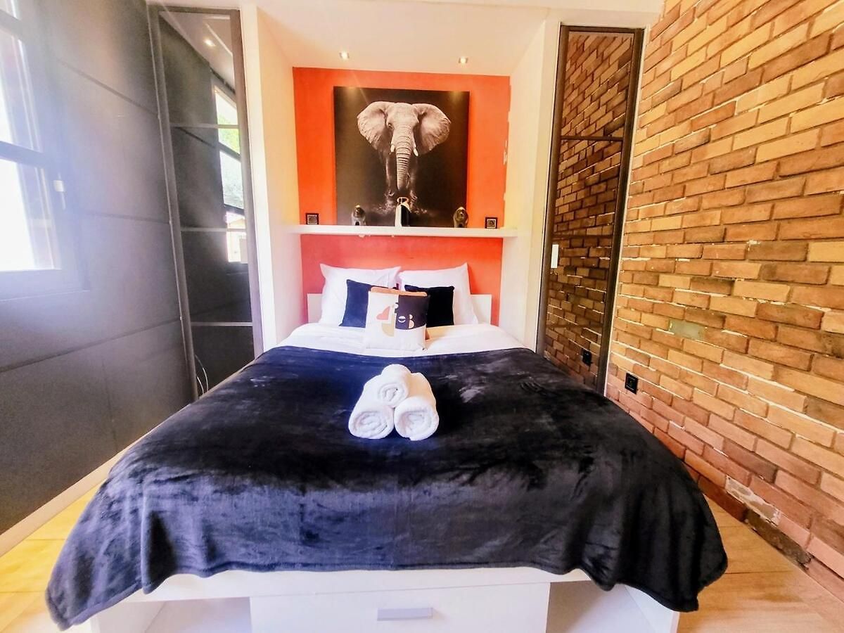 3 Bedrooms With Private Garden And Pool Holiday home Nice