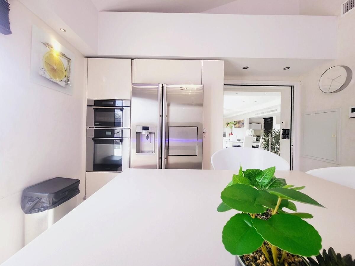 Holiday home 3 Bedrooms With Private Garden And Pool *