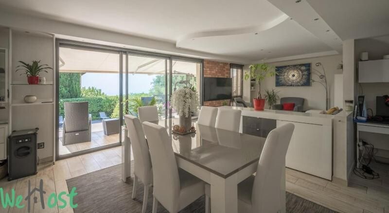3 Bedrooms With Private Garden And Pool * Nice