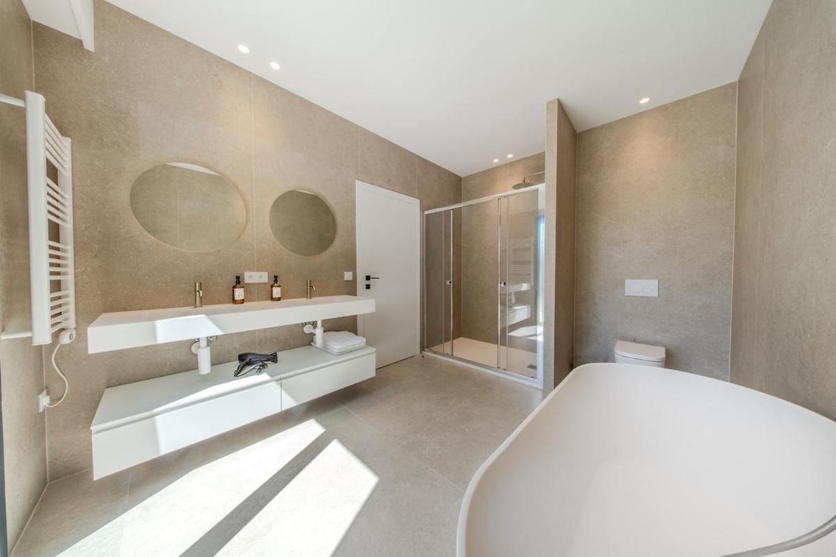 Villa Panoramic-view Villa, 5 En-suites, Pool, Sleeps 10 *