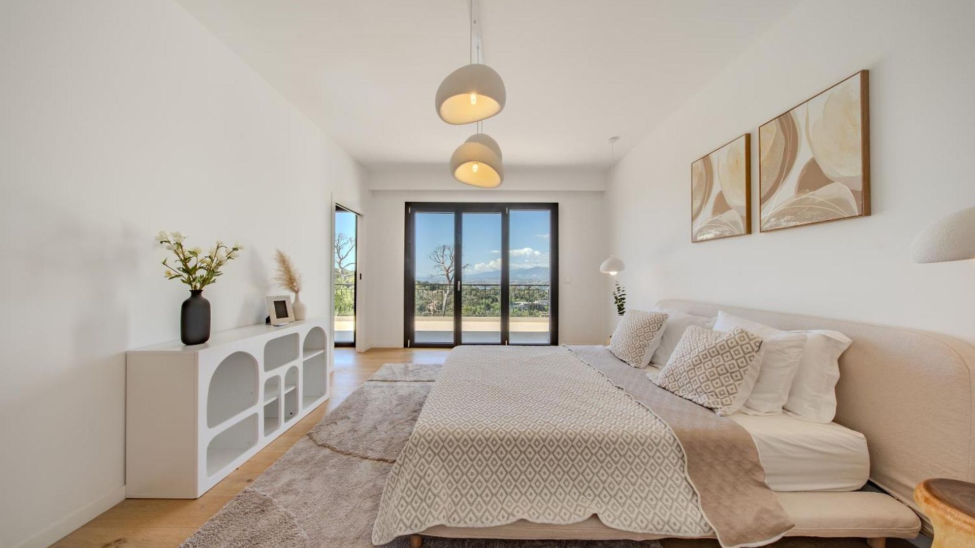 Panoramic-view Villa, 5 En-suites, Pool, Sleeps 10 * Nice