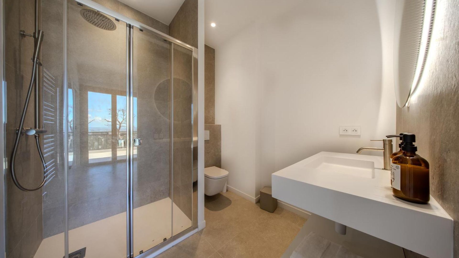 Panoramic-view Villa, 5 En-suites, Pool, Sleeps 10 * Nice