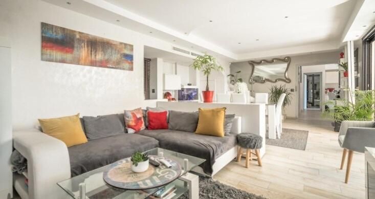 3 Bedrooms With Private Garden And Pool Holiday home Nice