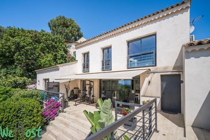 Holiday home 3 Bedrooms With Private Garden And Pool