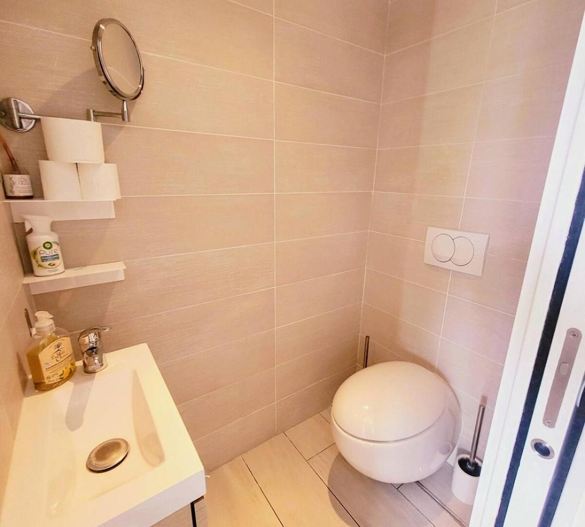 3 Bedrooms With Private Garden And Pool Holiday home
