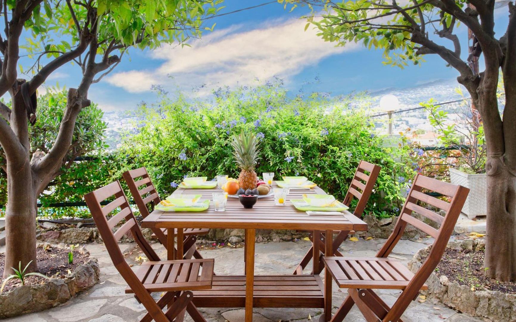 With Amazing View In A Perfect Location *
