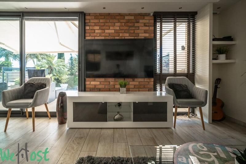 3 Bedrooms With Private Garden And Pool * Nice