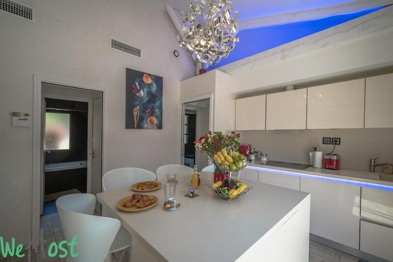 3 Bedrooms With Private Garden And Pool Holiday home *