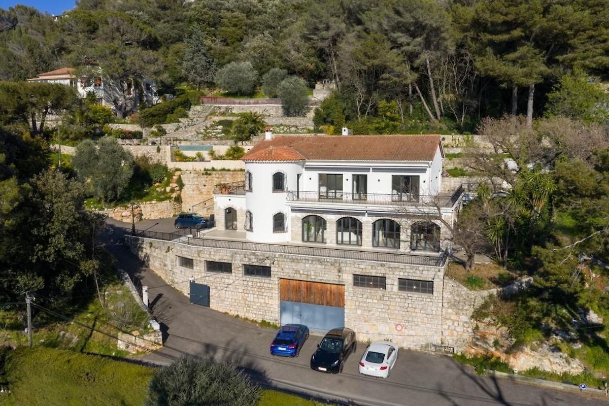 Panoramic-view Villa, 5 En-suites, Pool, Sleeps 10 Villa Nice
