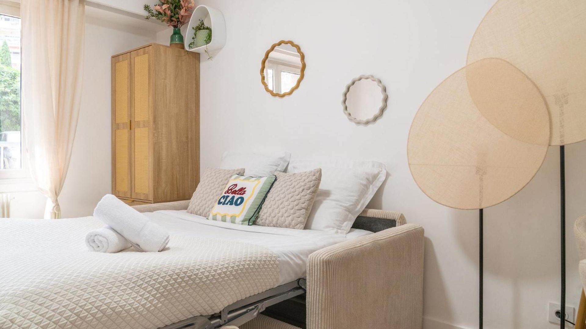 With 1 Bedroom, Gambetta, Russian Church