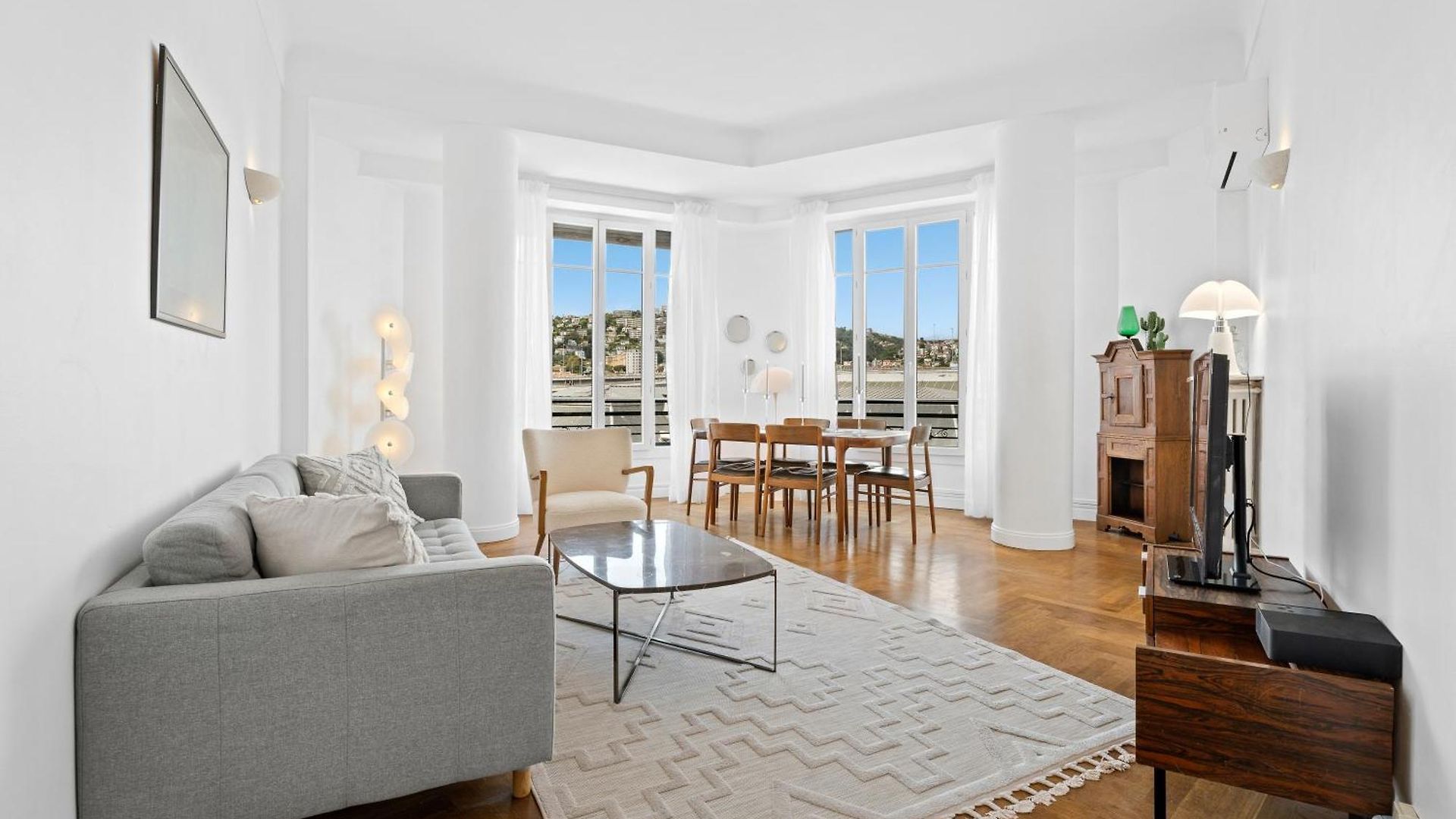 Renting - Auber - Elegant Bright View Station Ac Elevator Apartment