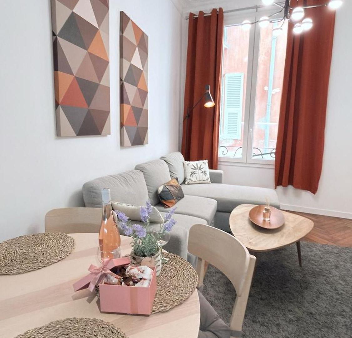 Beautiful And Comfortable Vieux
