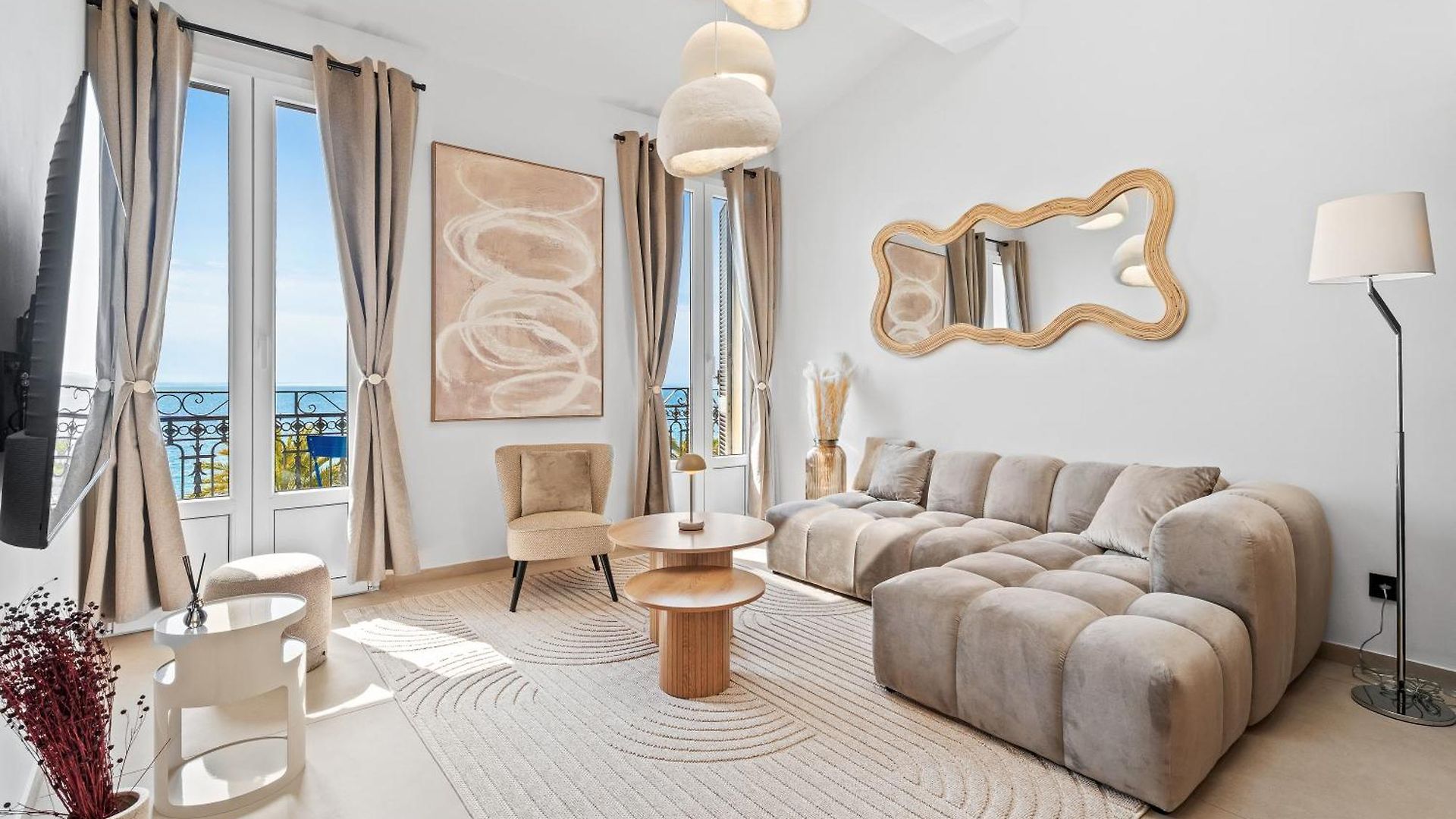 Renting - Promenade - Luxury Loft Sea View Balcony Floor Apartment *