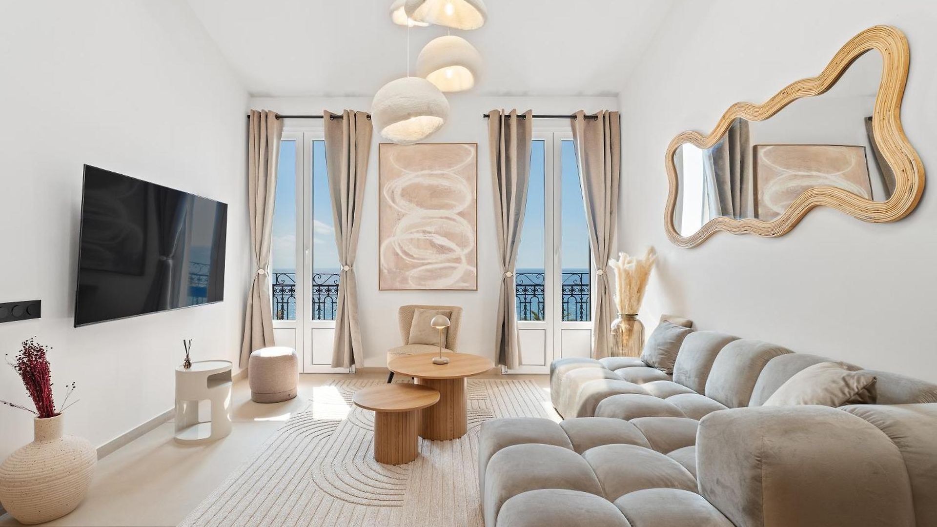 Renting - Promenade - Luxury Loft Sea View Balcony Floor Apartment *