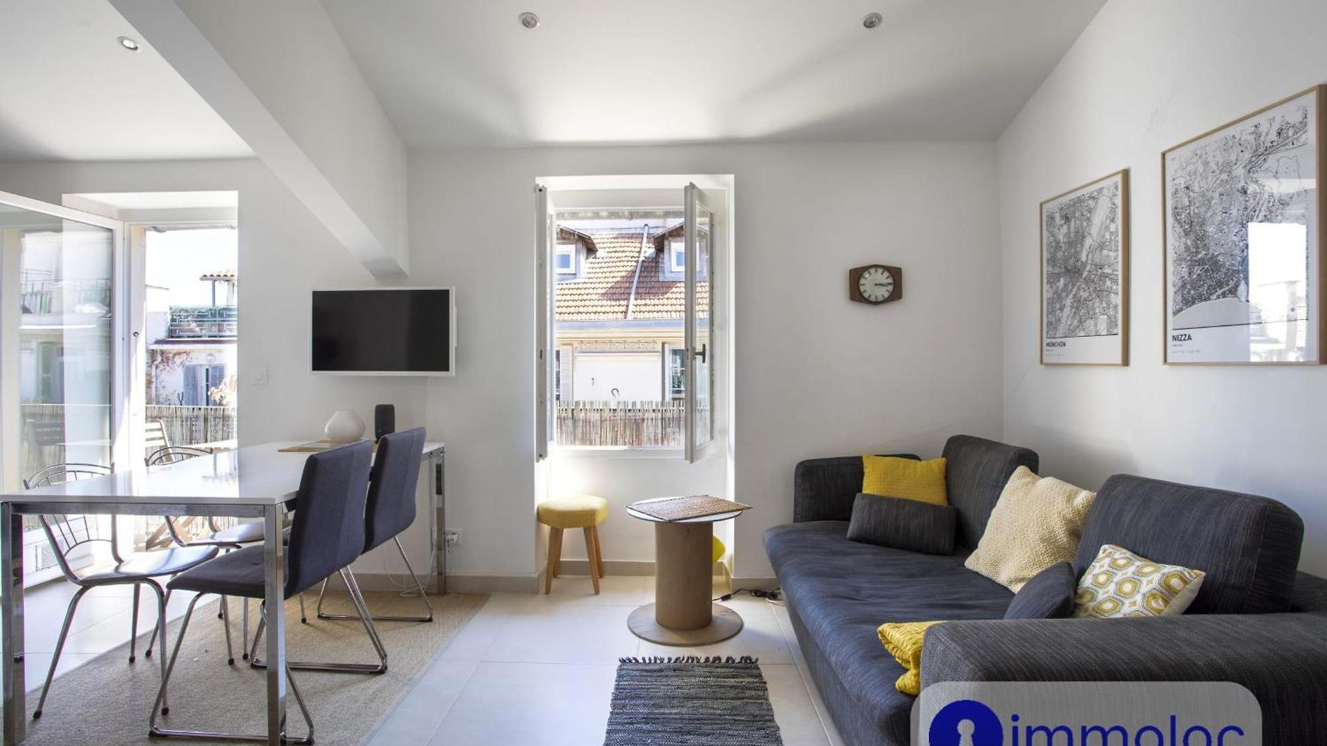 Air-conditioned In The Center Apartment *