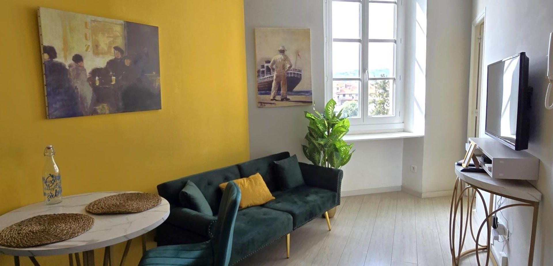 Apartment Sunny Loft At Gate Of Old *