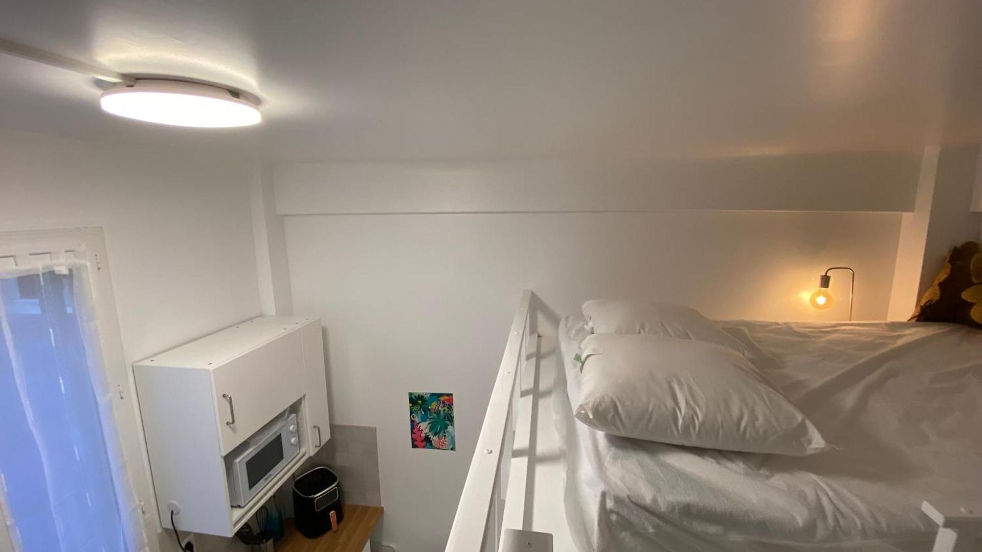 1 Garibaldi Apartment *