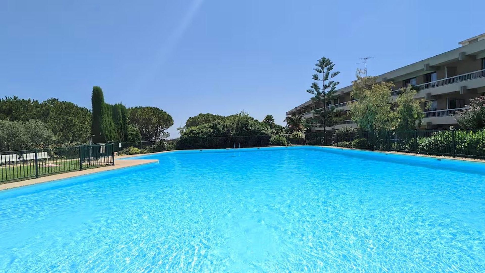 Apartment Avec Terrasse - Piscine - Tennis - Gardien