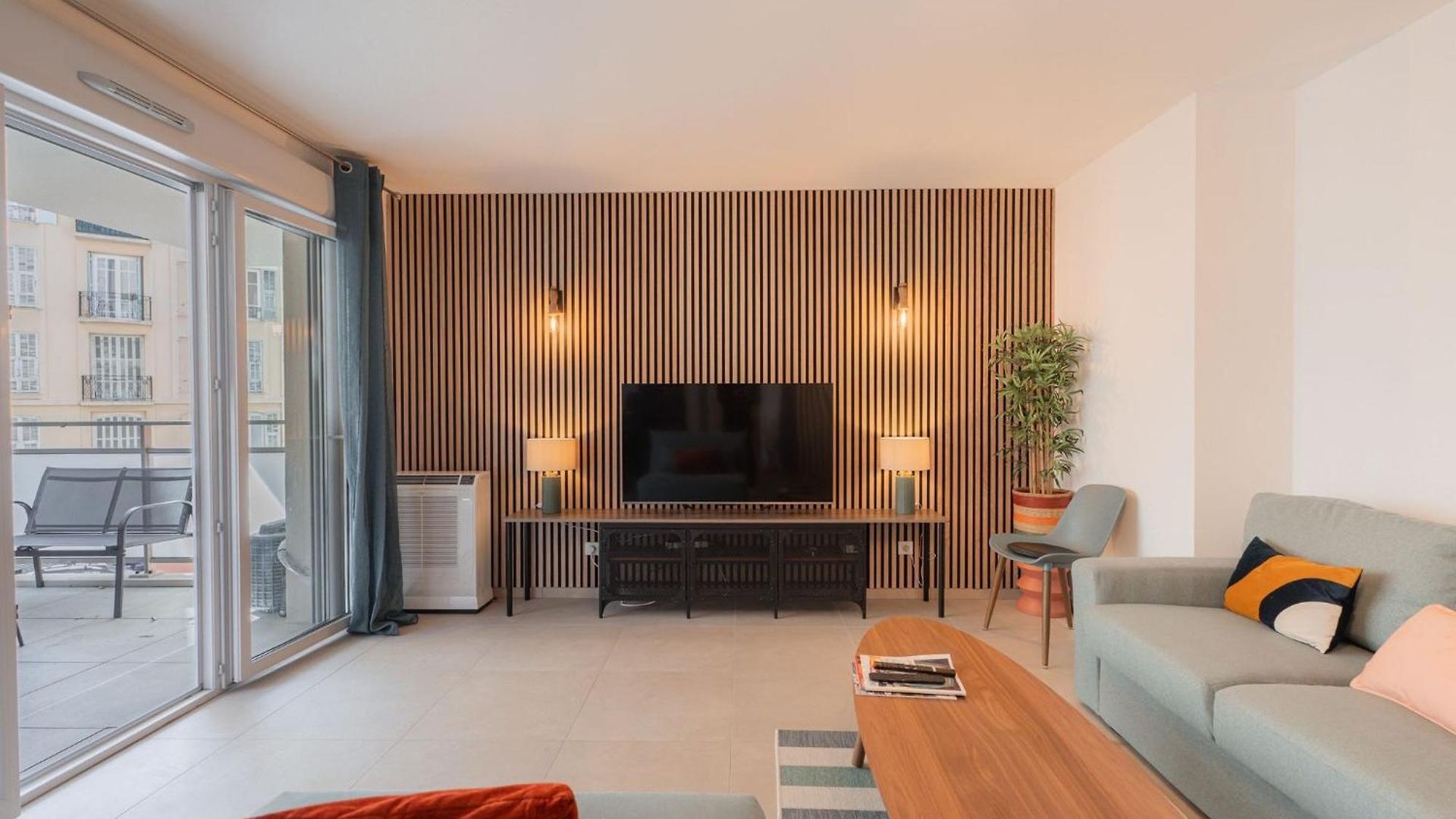 Magnifique 2br - Port Apartment