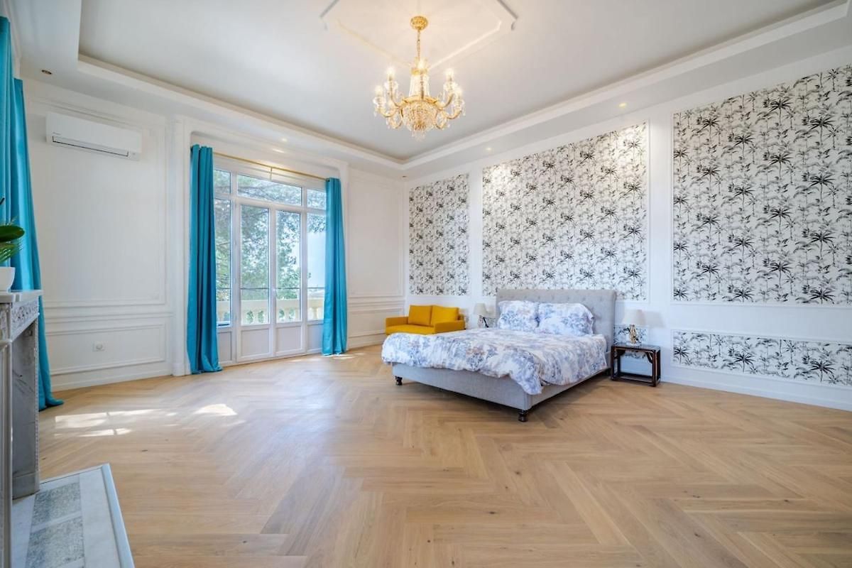 Monique Chic-free Parking Apartment