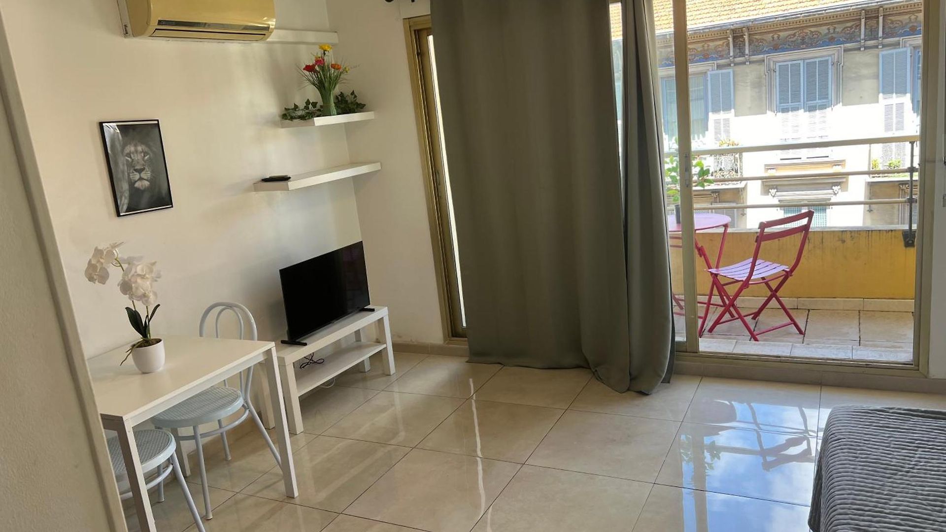 Port * Nice