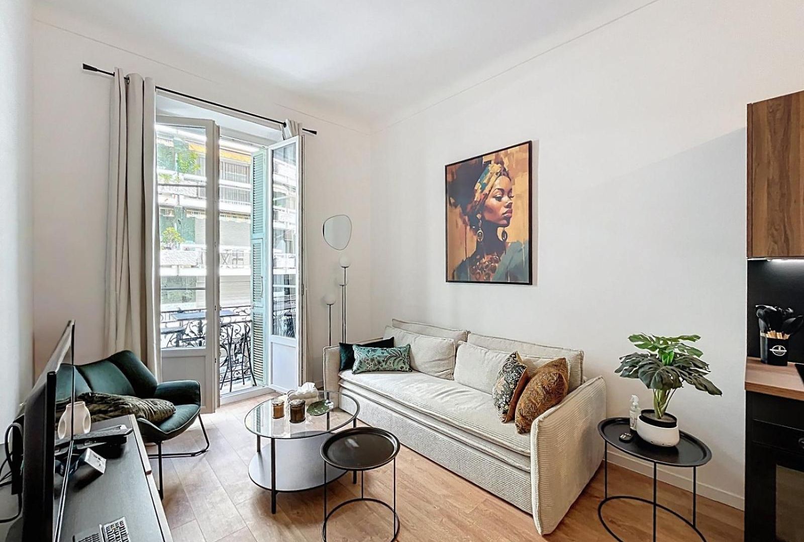 Apartment Beautiful With Terrace And Balcony