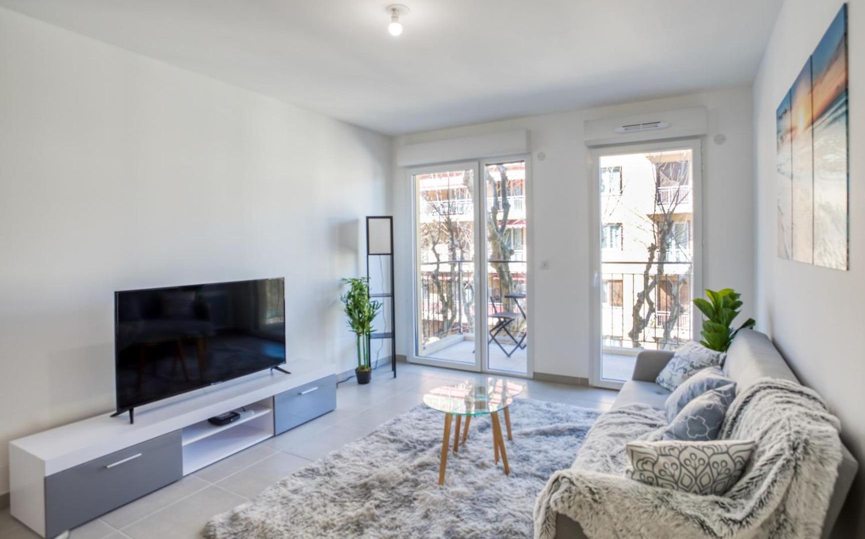 Riquier 1br Steps From Sncf