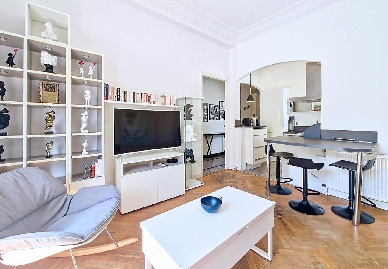 Nestor&jeeves - Cosy Buffa - - Close Sea