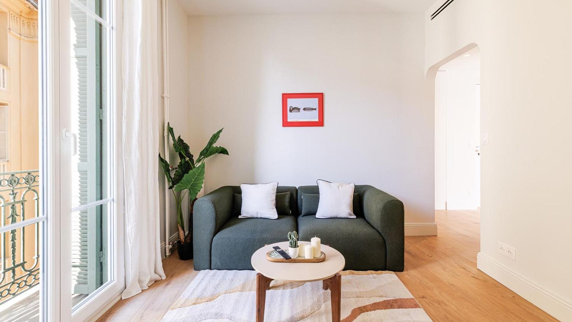 One-bedroom In Carre D'or, 200m Apartment Nice