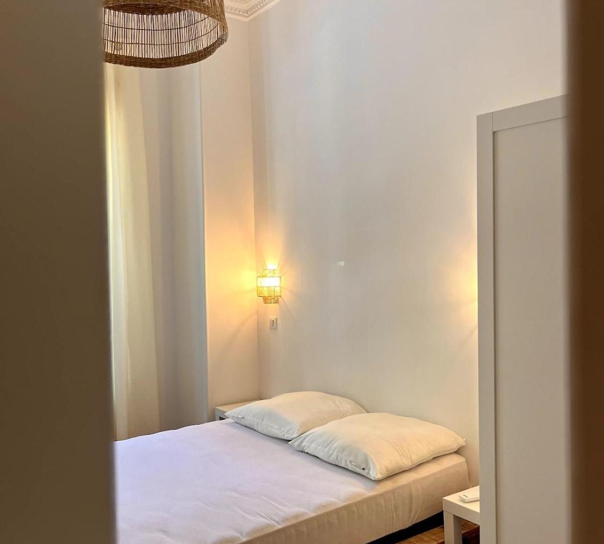 Urban Charm 6 People Near Dowtown With Air Conditioning & Netflix Nice