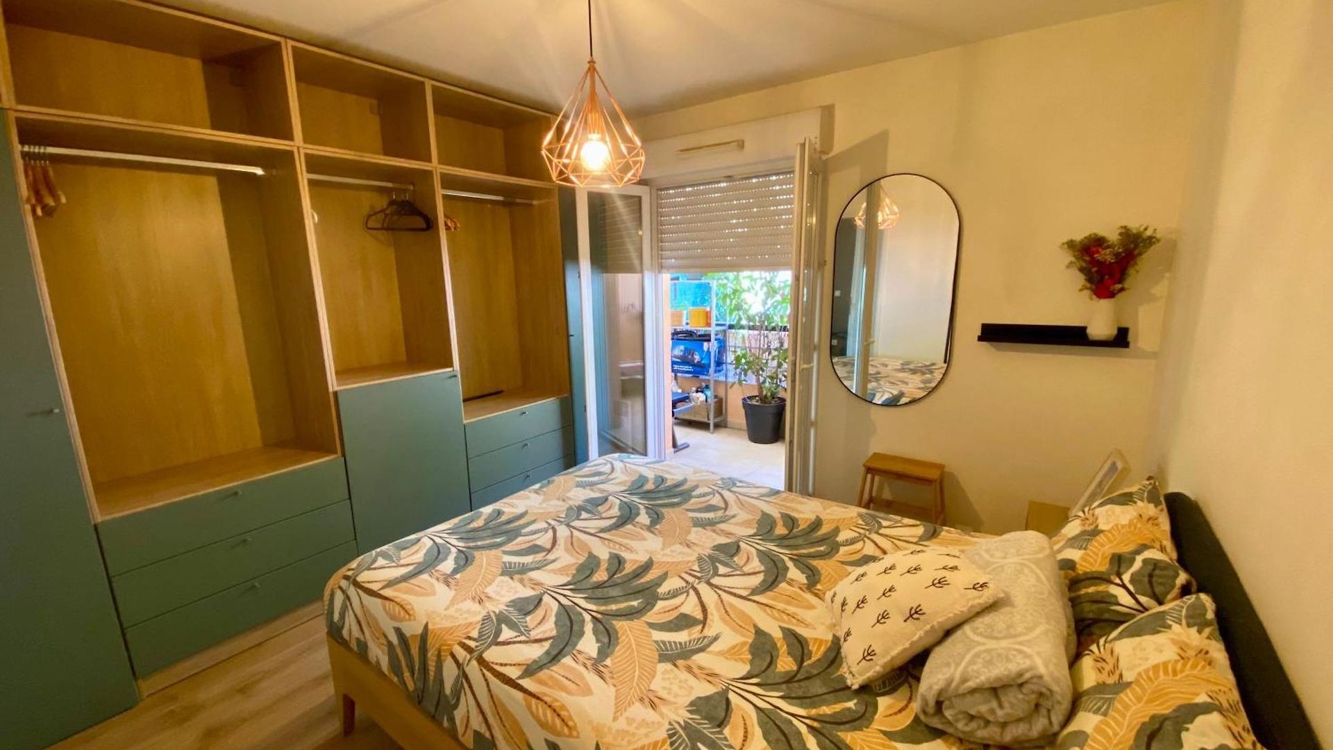Apartment West Ground-floor One Bedroom With Parking, Garden, Pool Nice