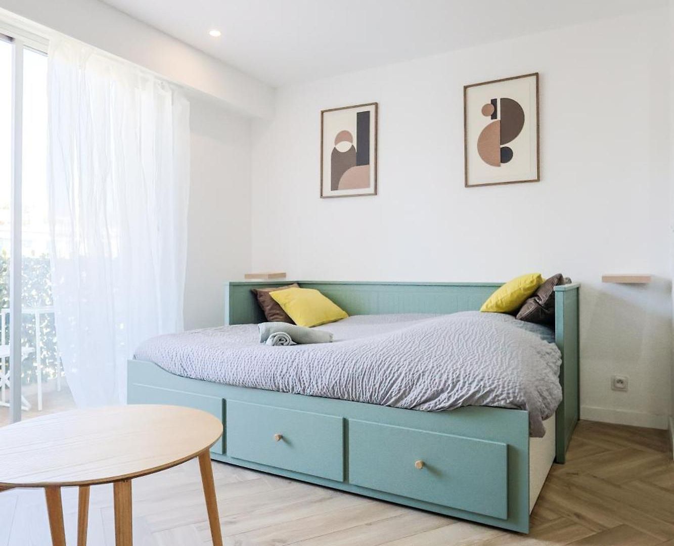 Apartment Perfectly Located Between Sea And Center Nice