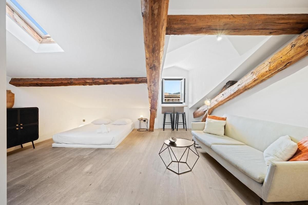 Stunning View And Air Conditionning * Nice