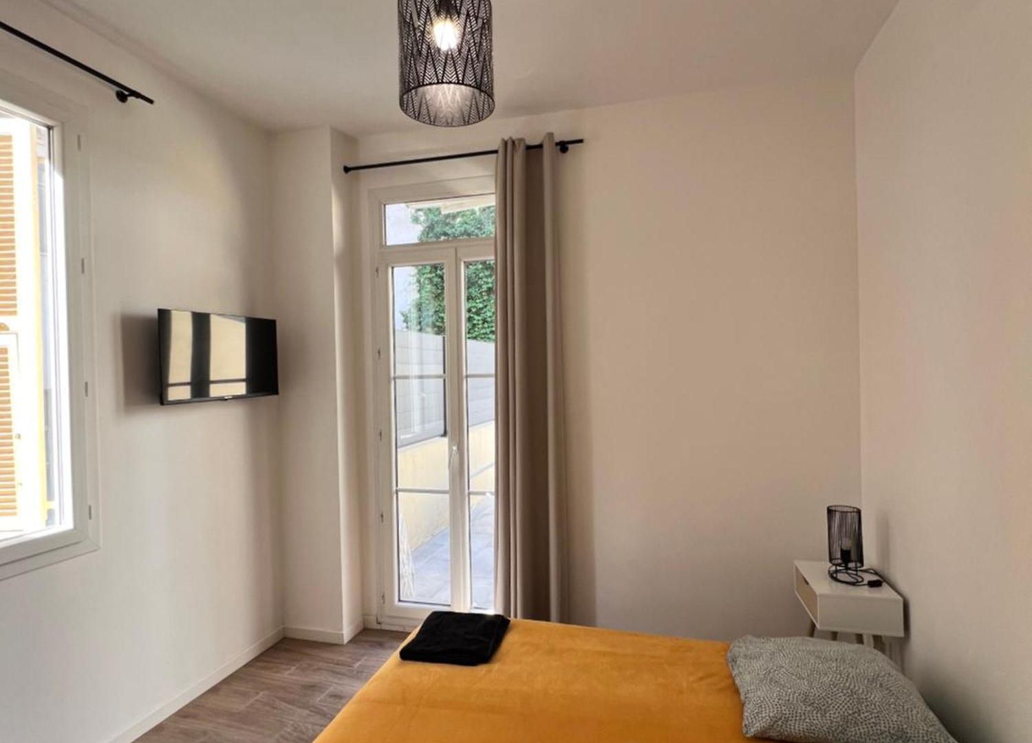 3 Chambres, Piscine Privee Et Parking * Nice
